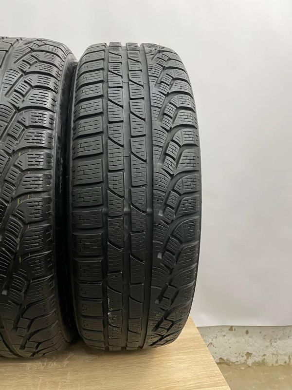 Шини Комплект Pirelli 205/65 r17зима Гума
