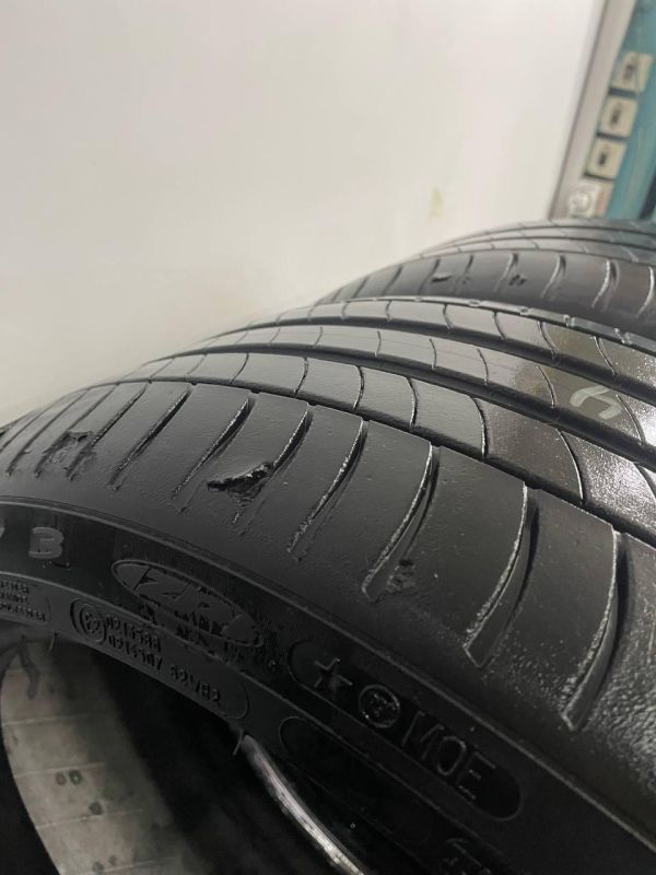 Шини Пара Michelin 245/40 r19 Літо Гума