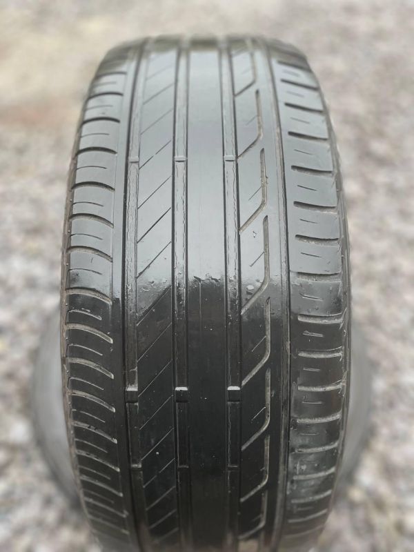 Шини Пара Bridgestone 215/50 r18 Літо Гума