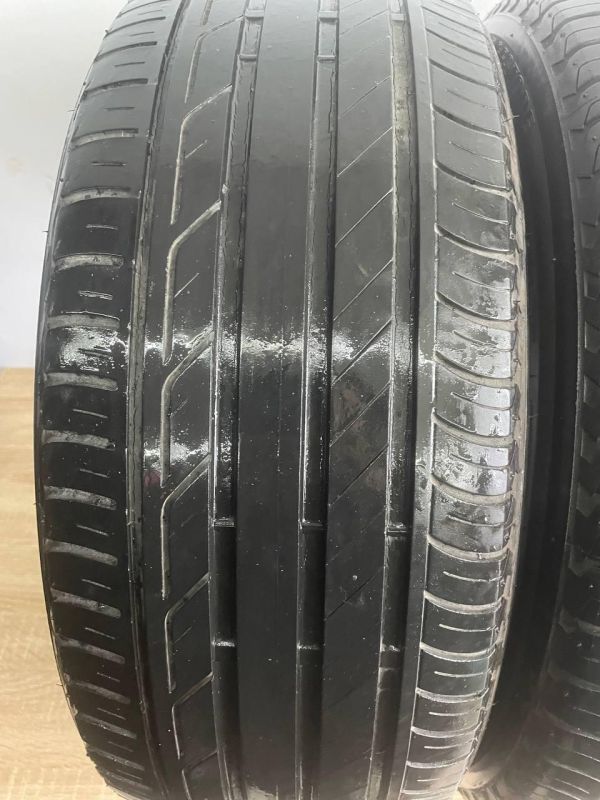 Шини Пара Bridgestone 215/50 r18 Літо Гума