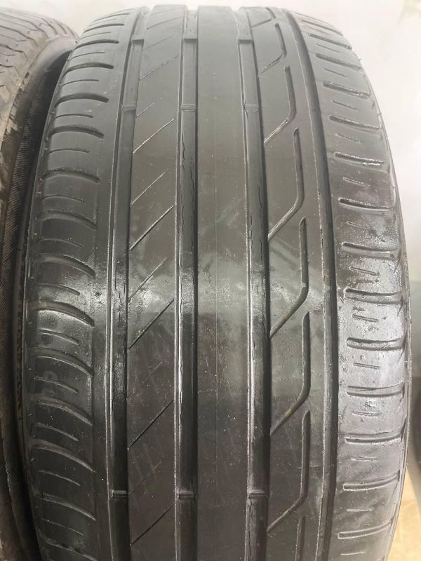 Шини Пара Bridgestone 215/50 r18 Літо Гума