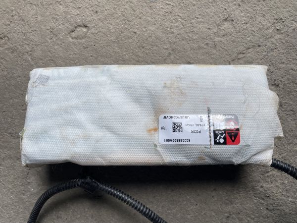 Подушка безпеки AirBag в сидіння права Nissan Rogue X-Trail T32