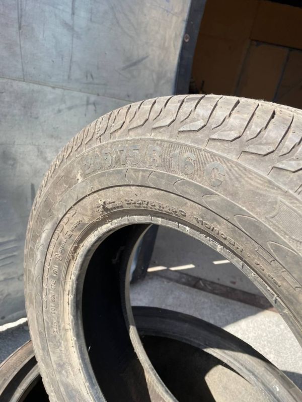 Continental 205/75 r16c 11p vanko 2