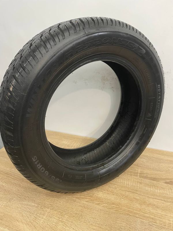 Dunlop 195/60 r15 winter 8mm