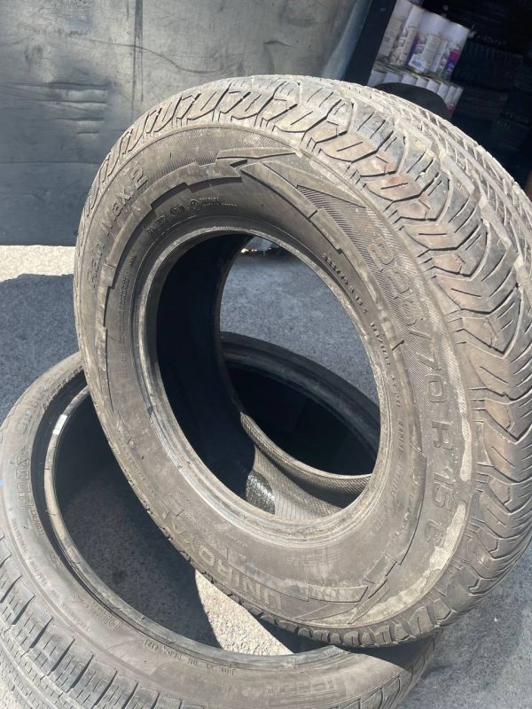 Uniroyal 225/70 r15c 