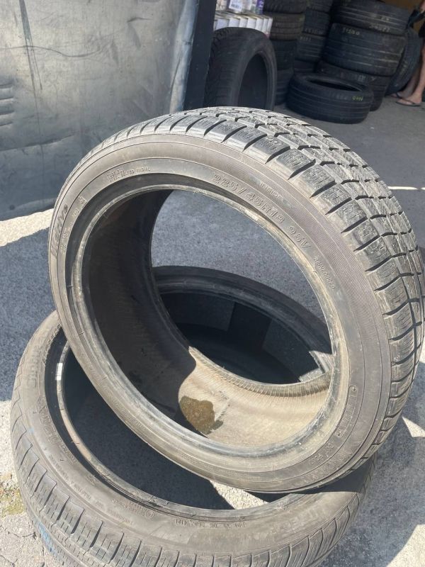 Yokohama 225/45 r18 