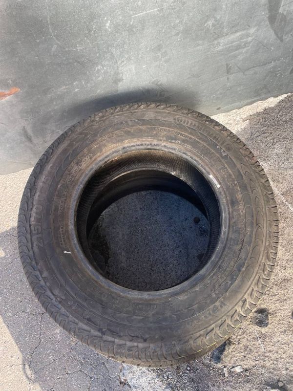 Continental 215/70 r15c