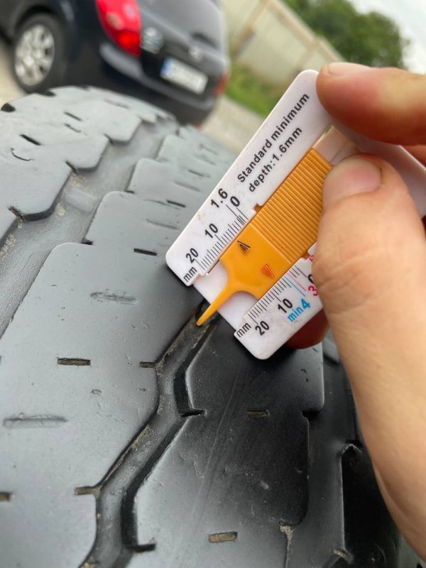 Шини Комплект continental 225/75 r16с літо гума