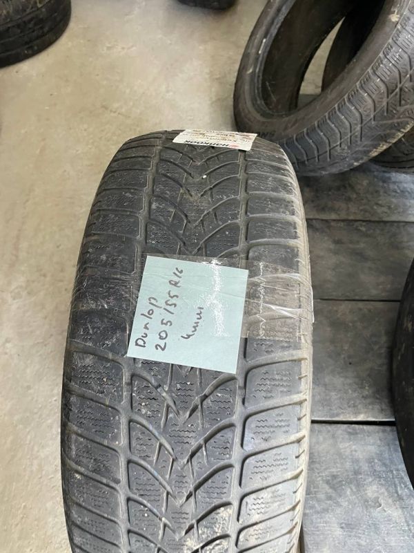 Шина Одіночка Dunlop 205/55 r16 4mm Зима