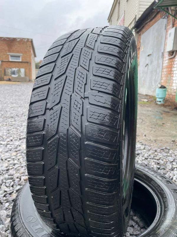 Шини пара Semperito 215/65 r16 зима Гума