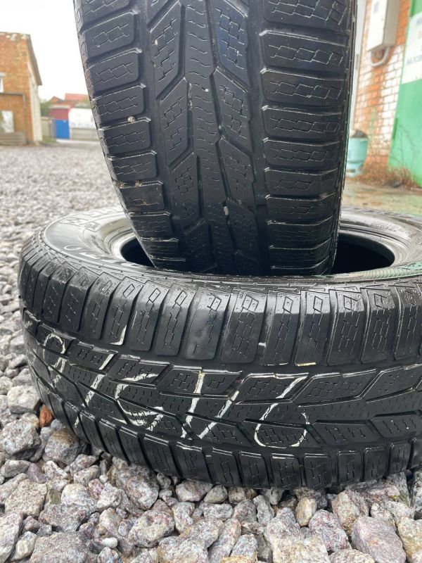 Шини пара Semperito 215/65 r16 зима Гума