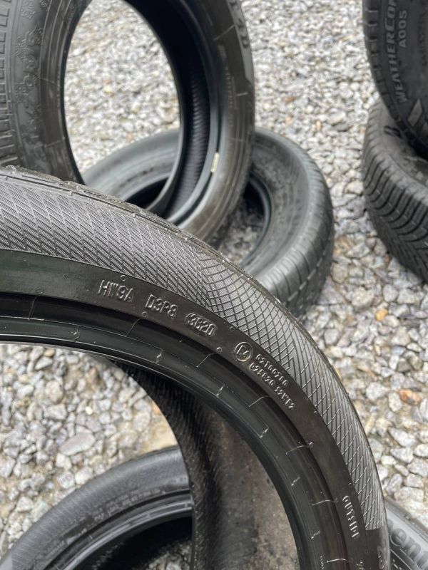 Шини пара Continental 235/45 r20 зима Гума
