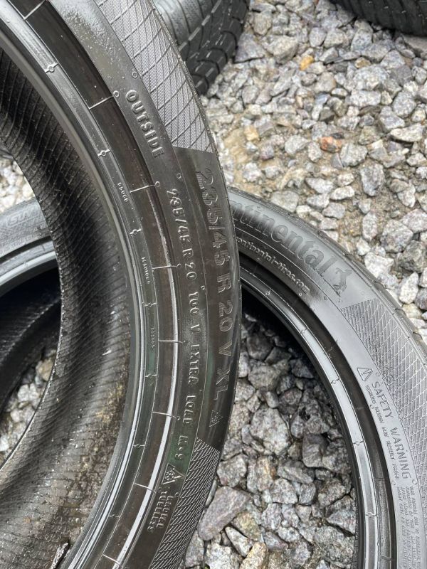 Шини пара Continental 235/45 r20 зима Гума