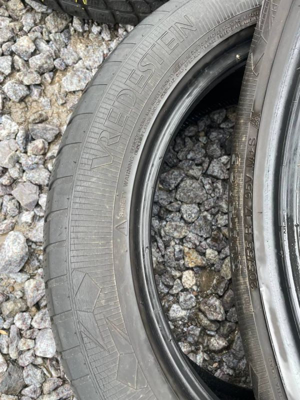 Шини пара Vredstein 205/55 r17 зима Гума
