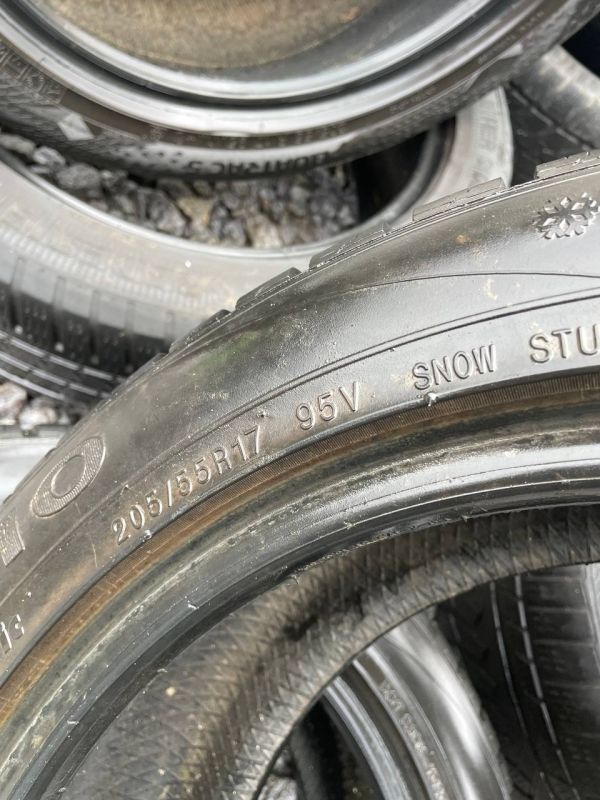 Шини пара Kumho 205/55 r17 зима Гум