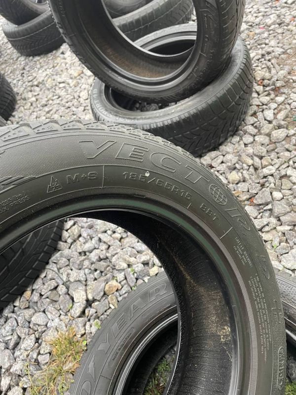 Шини пара Goodyear 185/65 r15 зима Гума