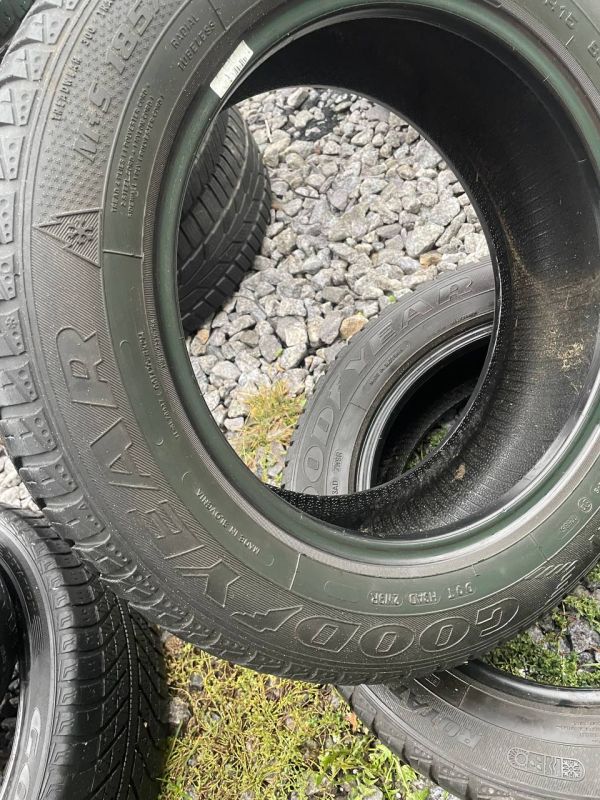 Шини пара Goodyear 185/65 r15 зима Гума