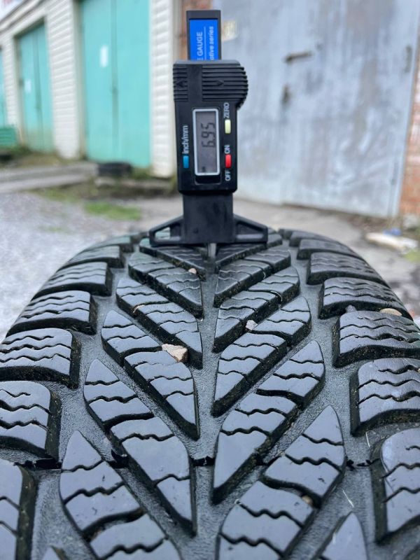 Шини пара Debica 195/60 r15 зима Гума