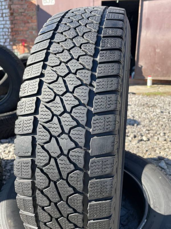 Шини пара saetta 205/75 r16c зима Гума