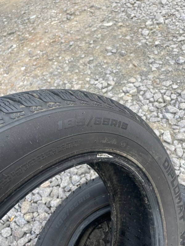 Шини пара Debica 185/65 r15 зима Гума