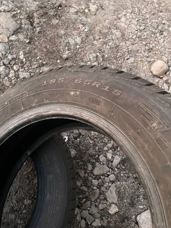 Шини пара Debica Frigo 185/65 r15 зима Гума