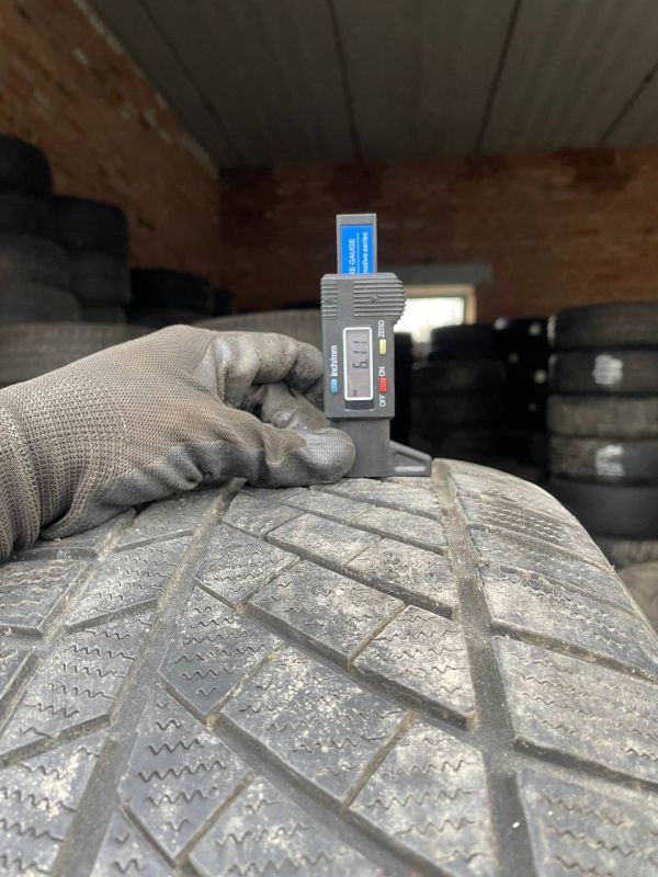Шини комплект Continental 255/50 r19 зима Гума