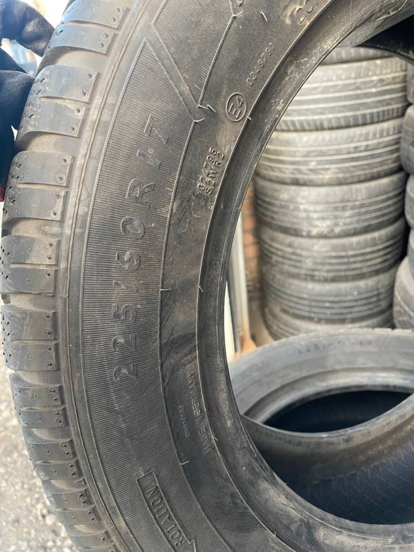 Шини комплект/пара Dunlop 225/60 r17 зима Гума