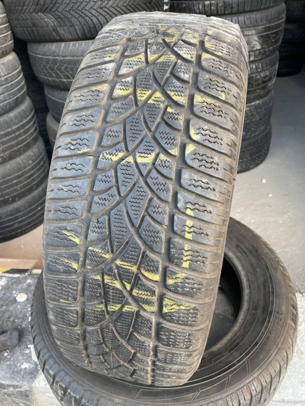 Шини пара Dunlop 235/60 r17 зима Гума