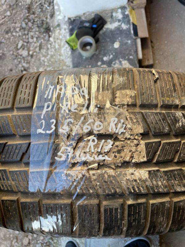 Шини пара Pirelli 235/60 r17 зима Гума