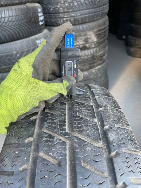 Шини пара 205/65 r16c зима Гума