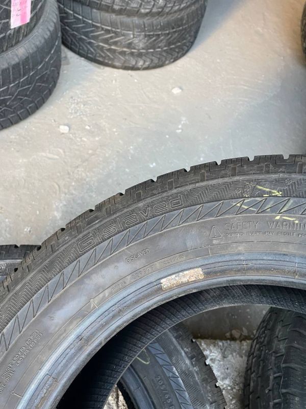 Шини пара 205/65 r16c зима Гума