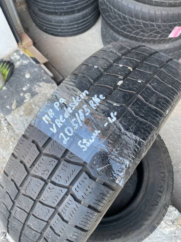Шини пара Vredestein 205/65 r16c зима Гума