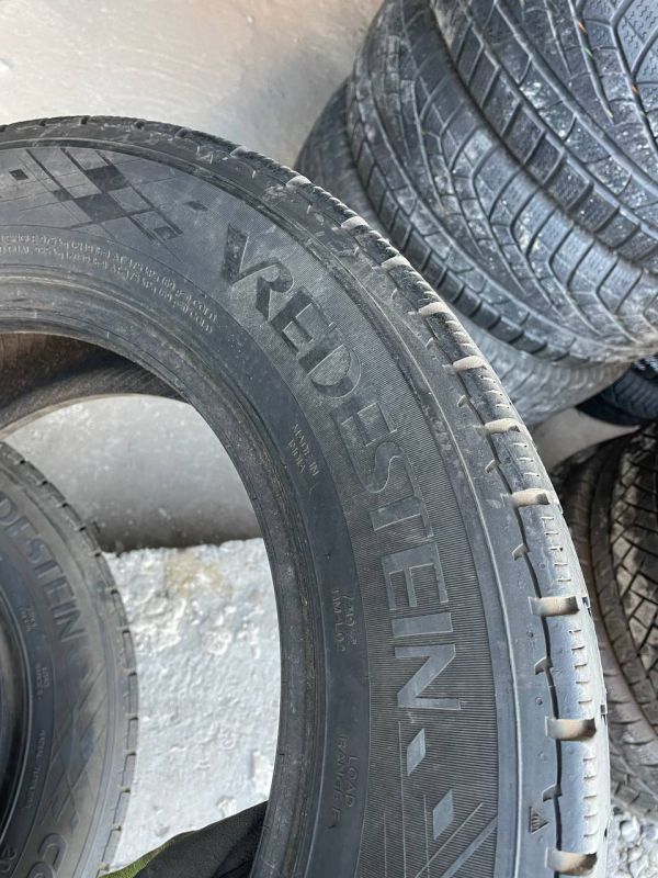 Шини пара Vredestein 205/65 r16c зима Гума