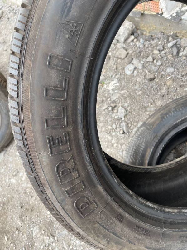 Шина Одіночка Pirelli 245/55 r17