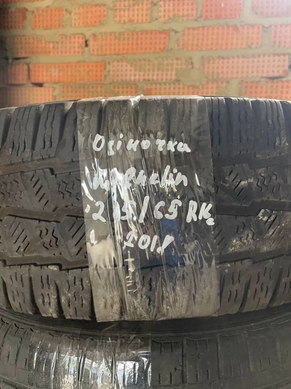 Шини Одіночка Michelin 215/65 r16c
