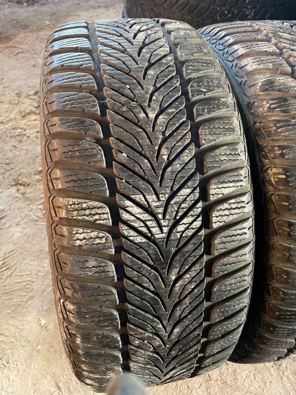 Шини комплект Sava 225/45 r17 зима Гума