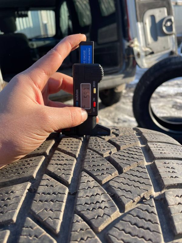 Шини пара Profil 225/45 r17 зима Гума
