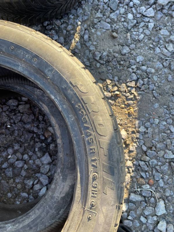 Шини пара Profil 225/45 r17 зима Гума