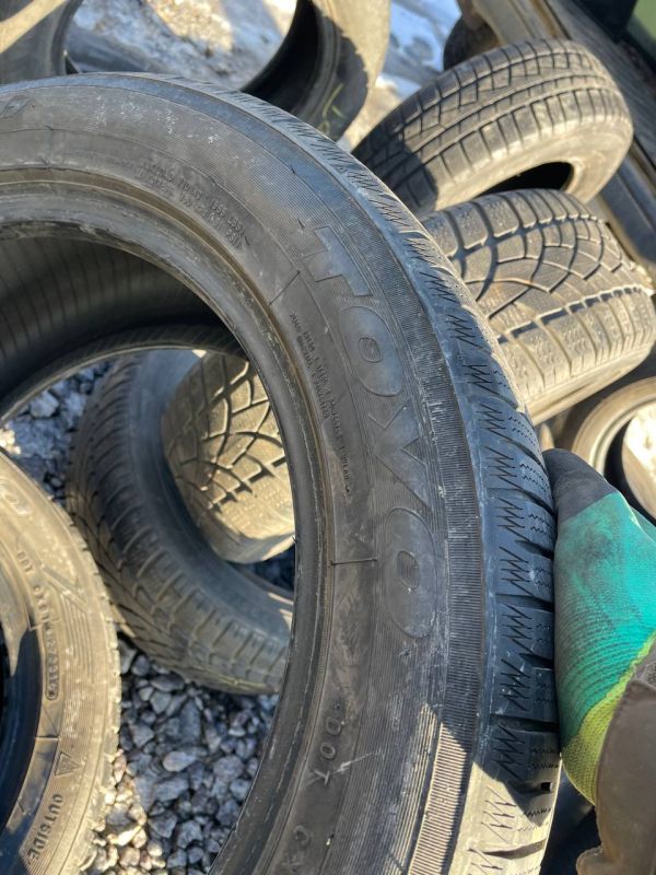 Шини пара Toyo 235/50 r17 зима Гума