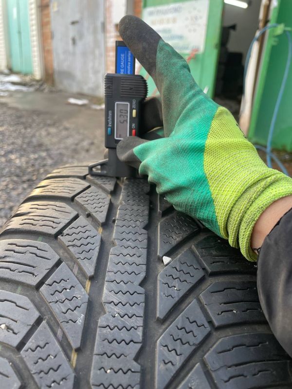 Шини пара Semperit 205/60 r16 зима Гума