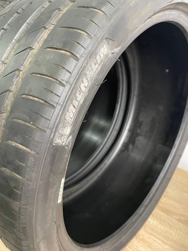 Шини пара Michelin 235/35 r19 літо Гума