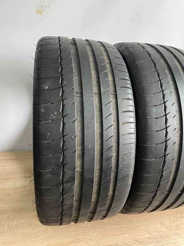 Шини пара Michelin 235/35 r19 літо Гума