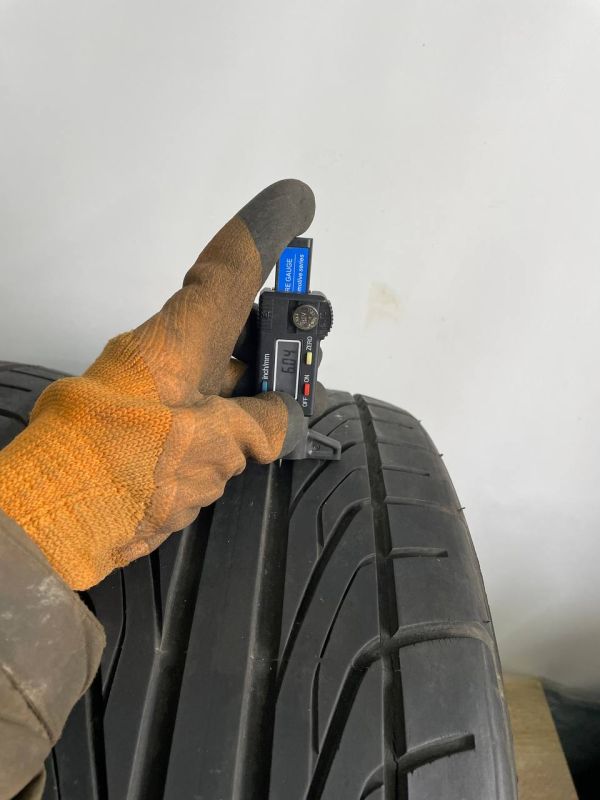 Шини пара Dunlop 225/50 r16 літо Гума