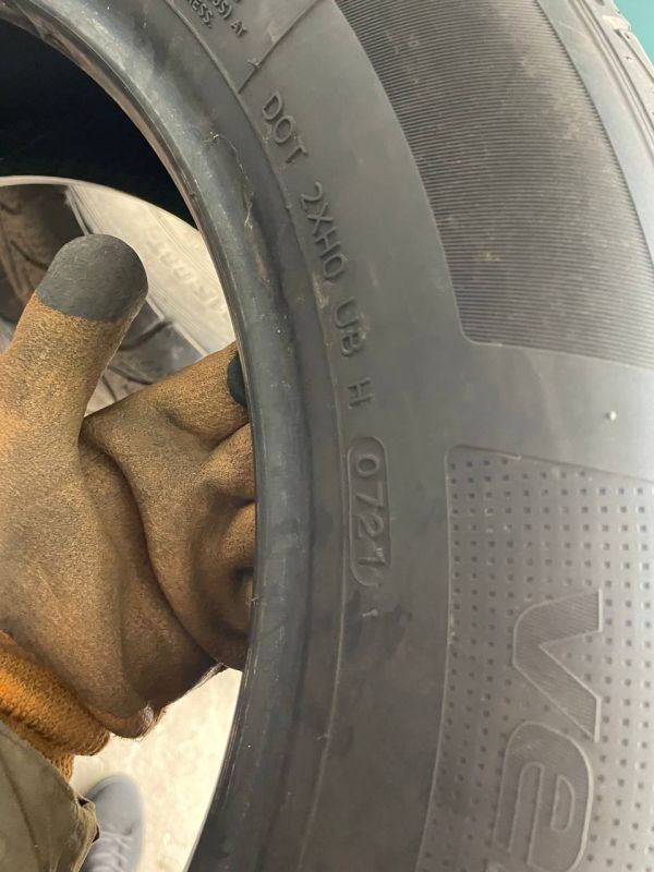 Шини пара Hankook 215/65 r17 літо Гума