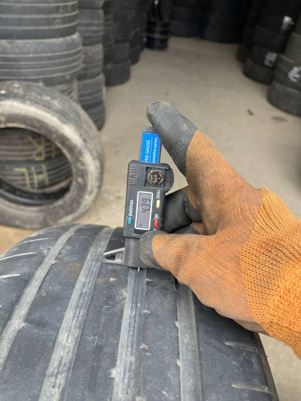Шини пара Dunlop 225/50 r17 літо Гума