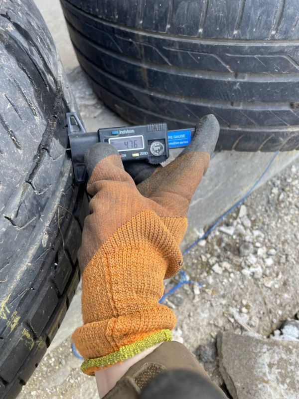 Шини пара Pirelli 245/40 r18 літо Гума
