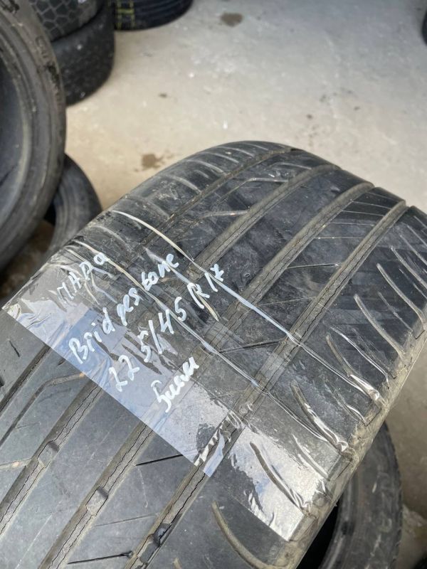 Шини пара Bridgestone 225/45 r17 літо Гума