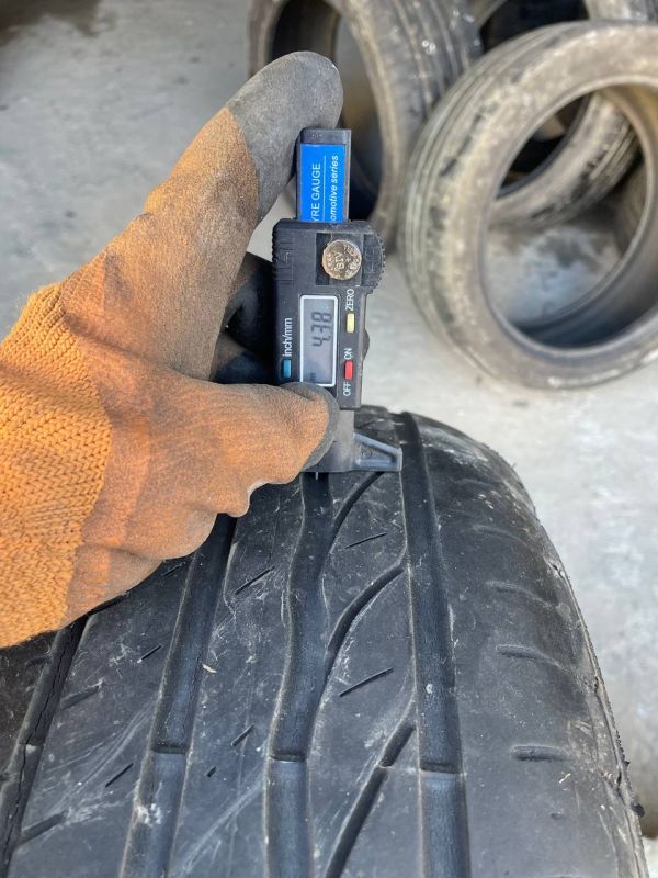 Шини пара Bridgestone 215/45 r16 літо Гума