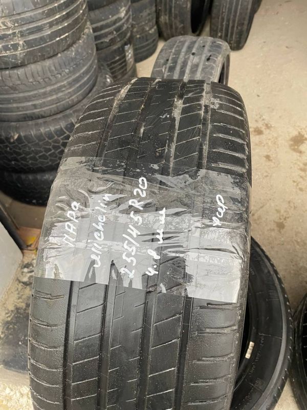 Шини пара Michelin 255/45 r20 літо Гума