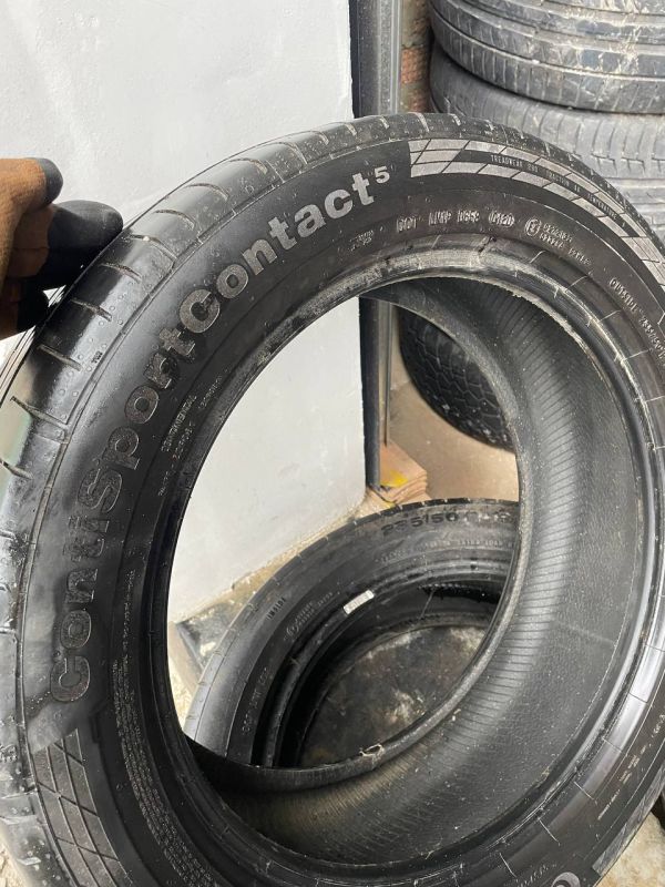 Шини пара Continental 235/50 r18 літо Гума